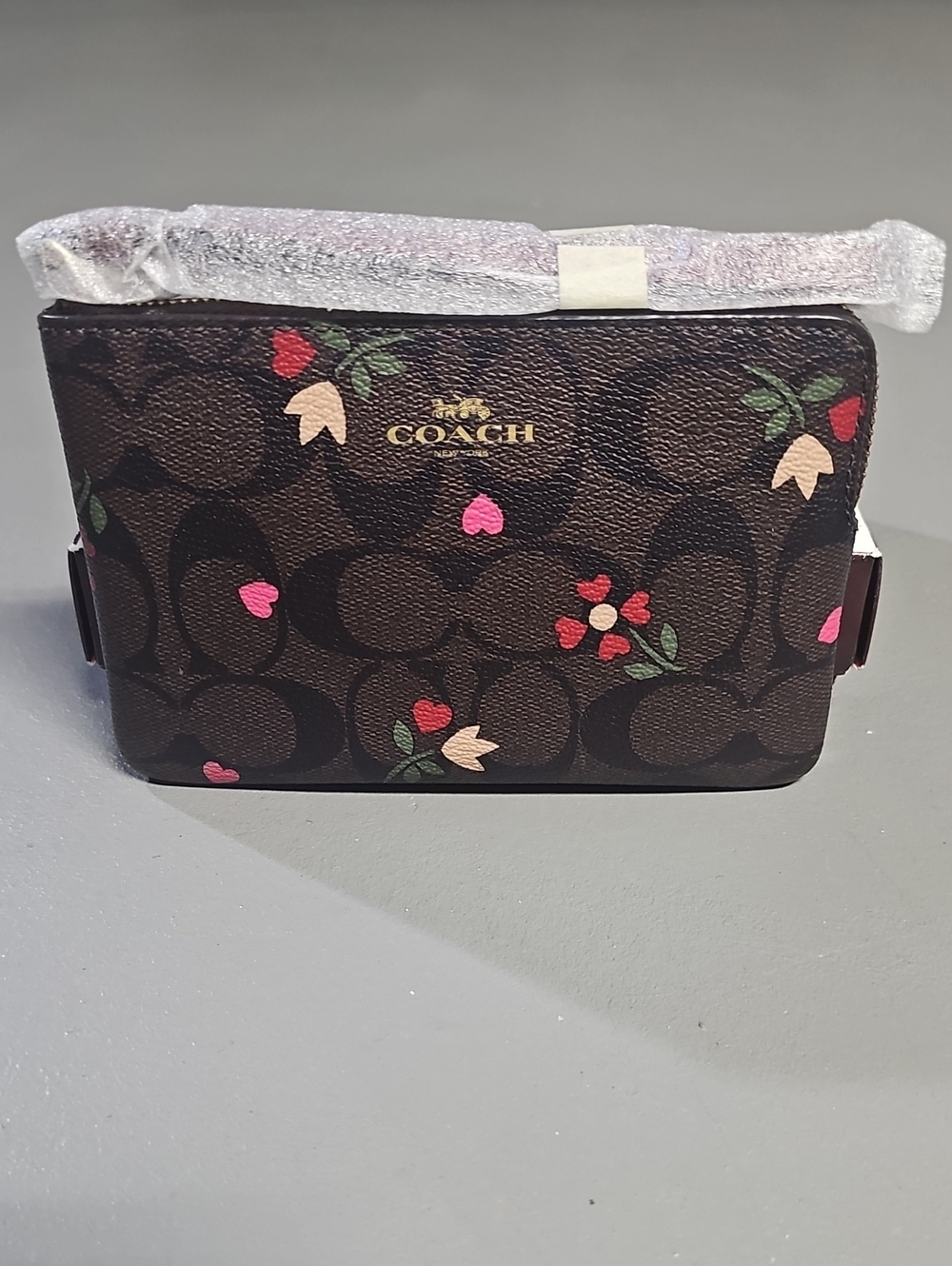 Coach C7654 Signature Heart Petal Print Corner Zip Wristlet NWT
